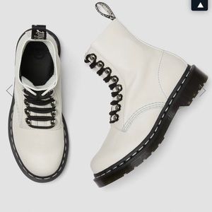 Doc Martens women’s size 7